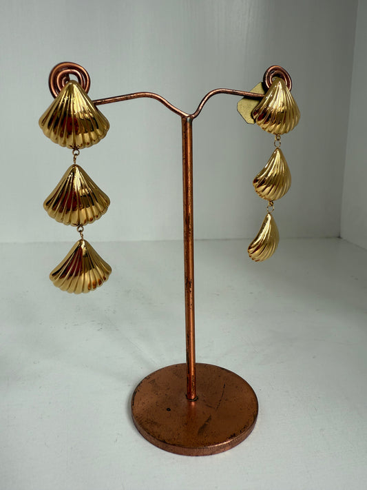Shell earrings