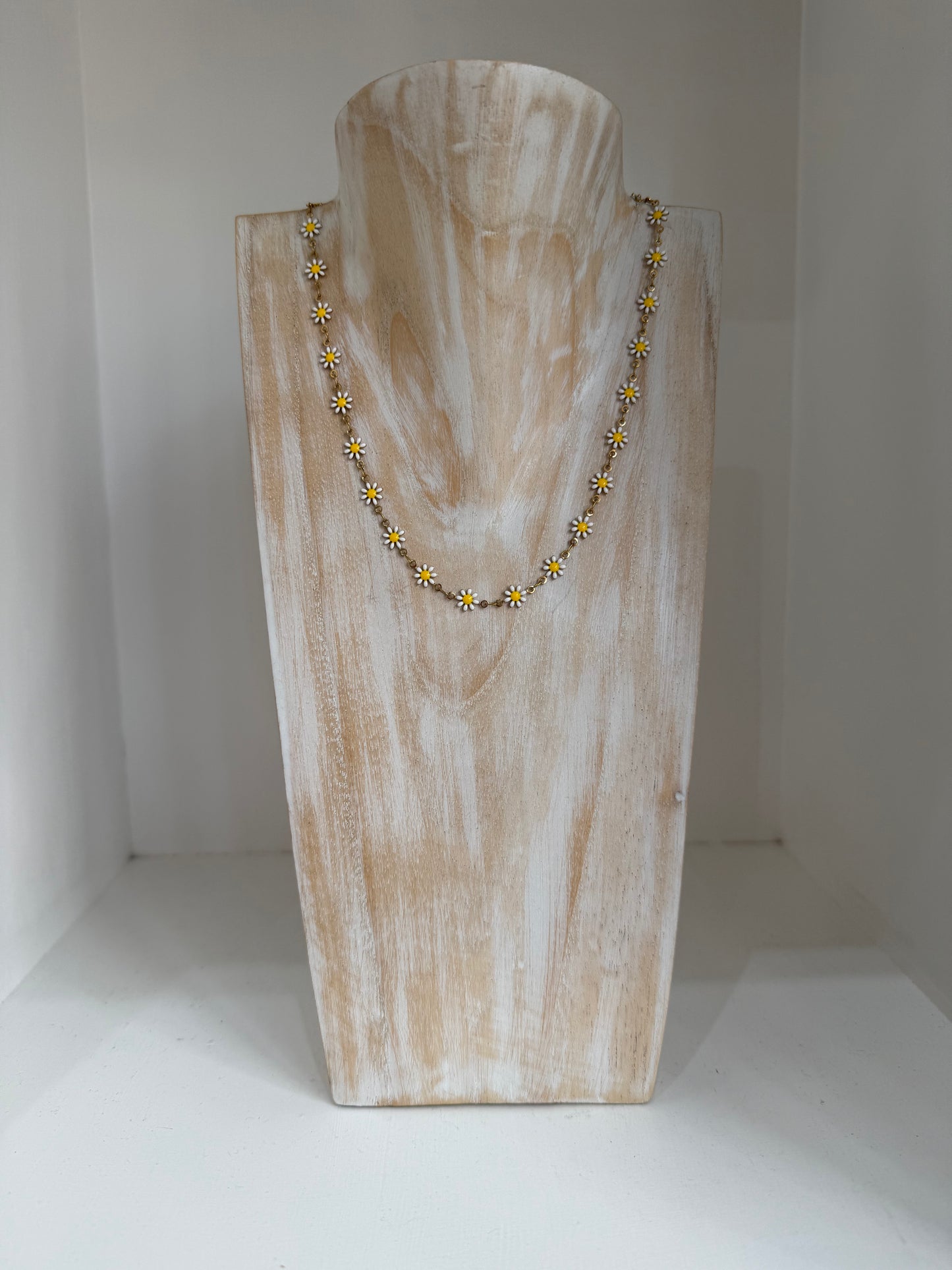 Daisy necklace